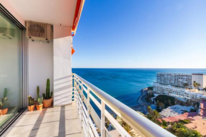 Moderno apartamento con impresionantes vistas al mar